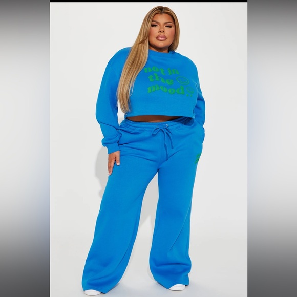 Two piece cropped sweatsuit . Royal and green. Super cute!!!! - Picture 3 of 3